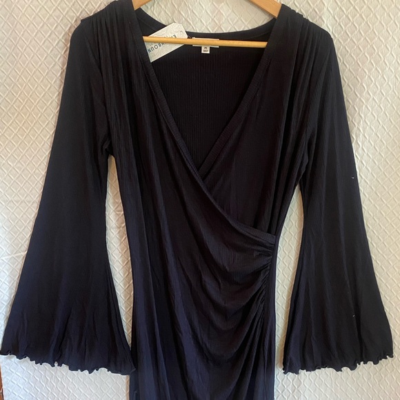 Flared sleeve ribbed dress. Black. Earthbound trading/NWT. Medium. - Picture 2 of 11